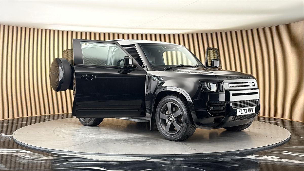 More views of Land Rover Defender 90