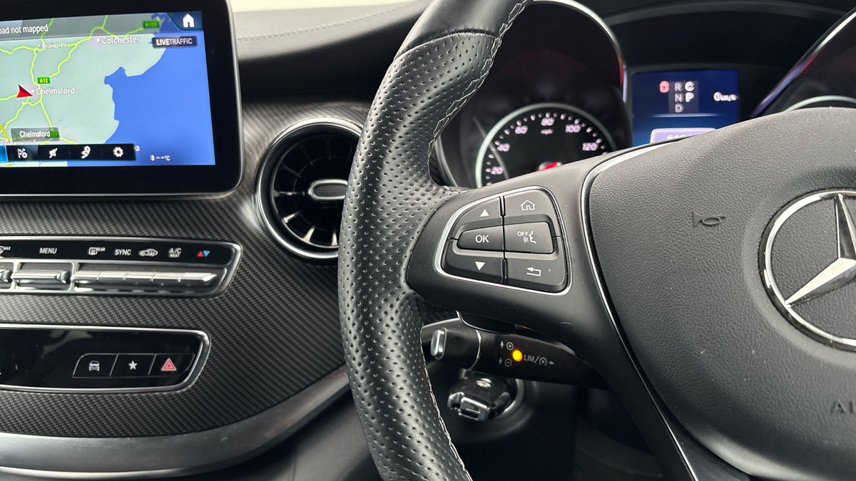 Mercedes-Benz V Class Image 13
