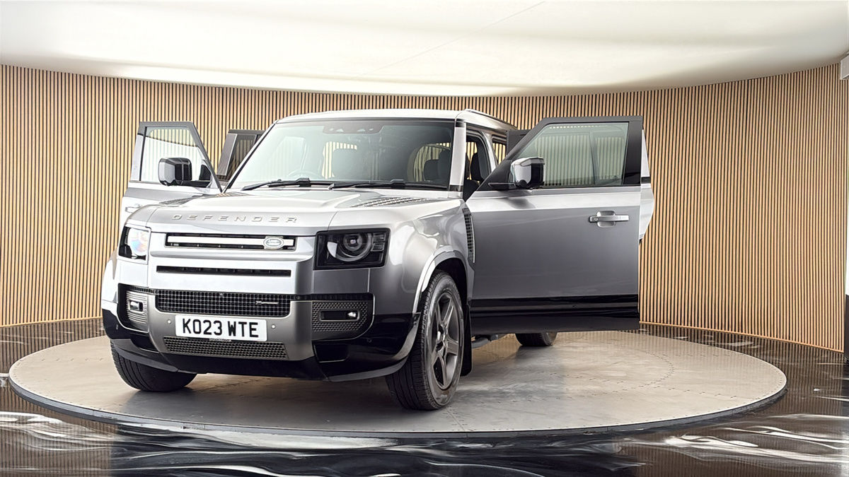 More views of Land Rover Defender 110