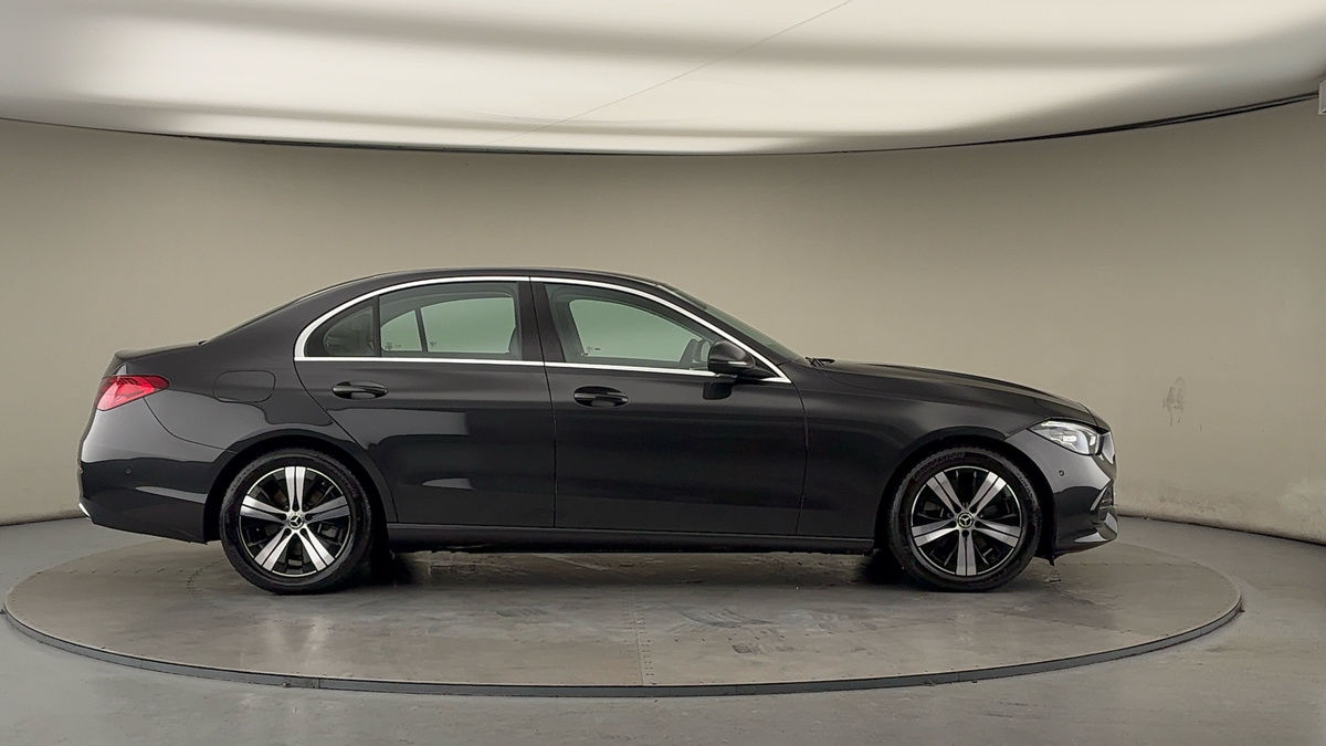 Mercedes-Benz C Class Image 16