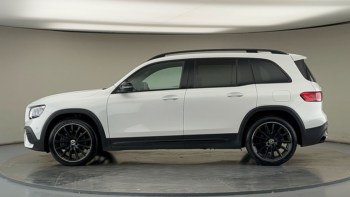 Mercedes-Benz GLB Image 15