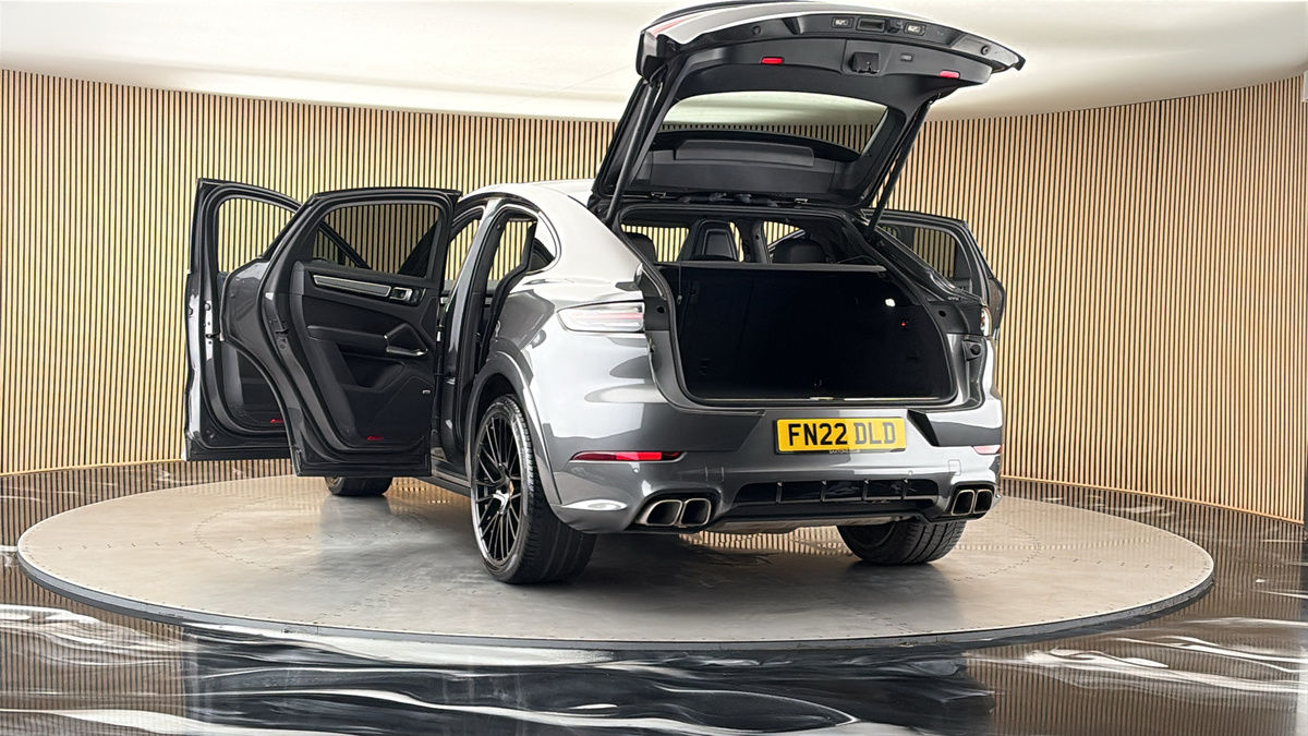 More views of Porsche Cayenne
