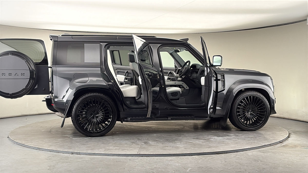 More views of Land Rover Defender 110
