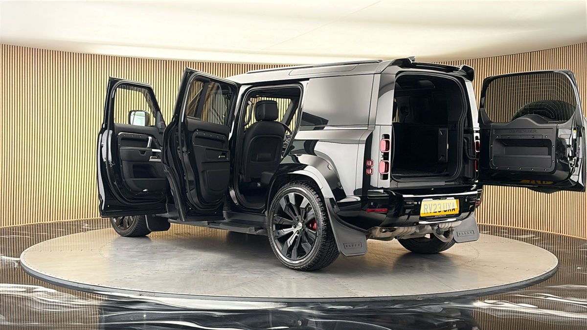 More views of Land Rover Defender 110
