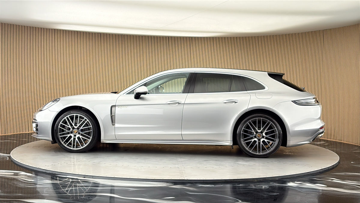 More views of Porsche Panamera