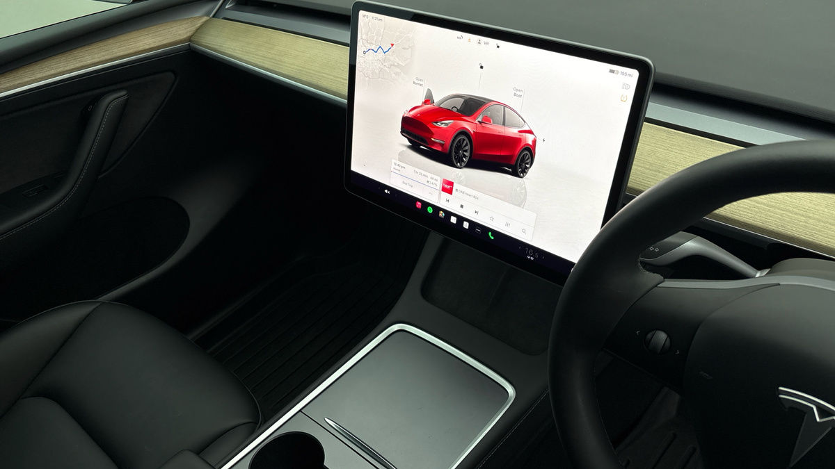 Tesla Model Y Image 18