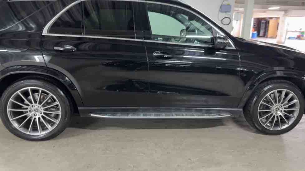 More views of Mercedes-Benz GLE