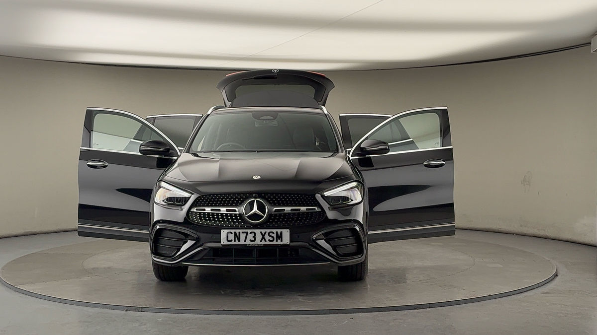 More views of Mercedes-Benz GLA