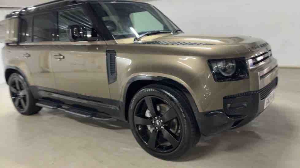More views of Land Rover Defender 110