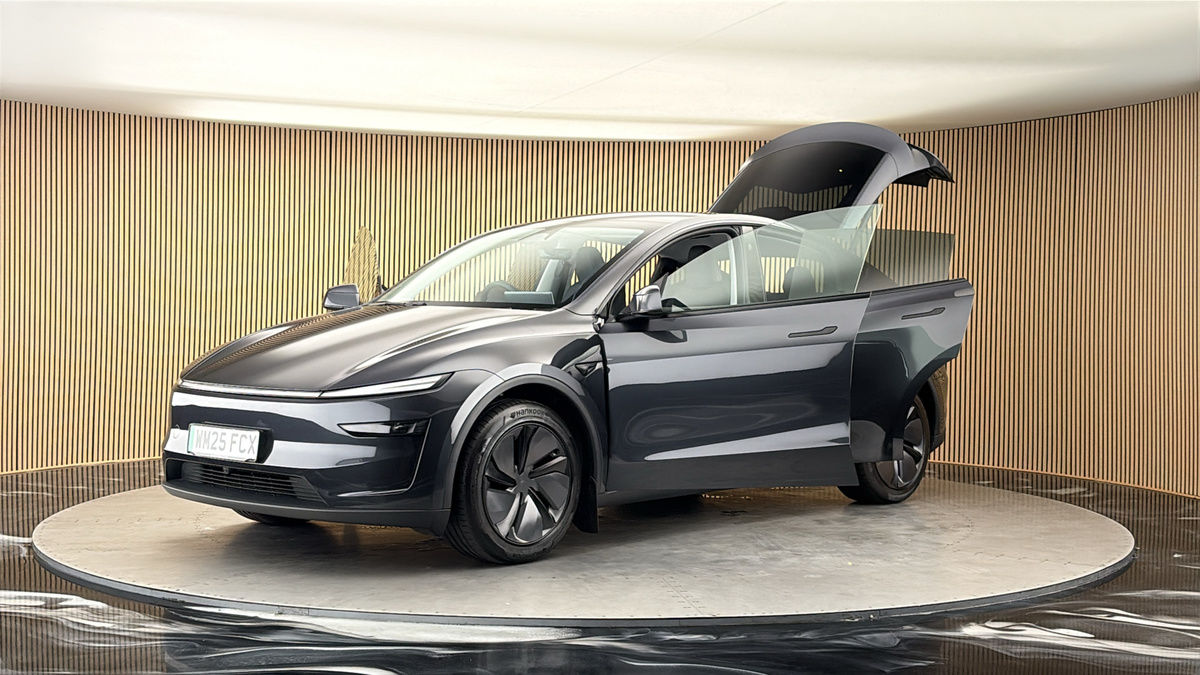 Tesla Model Y Image 22