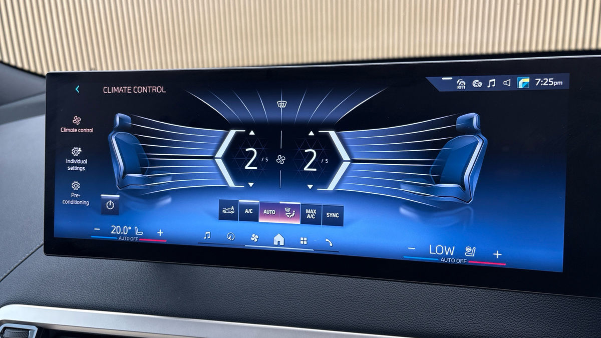 BMW iX Image 34
