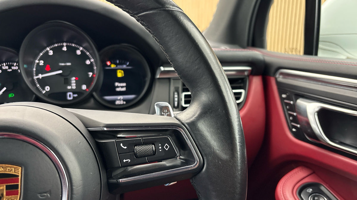 Porsche Macan Image 14