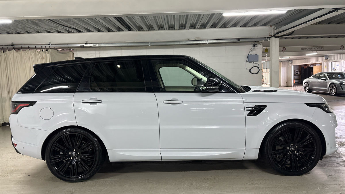 Land Rover Range Rover Sport Image 16