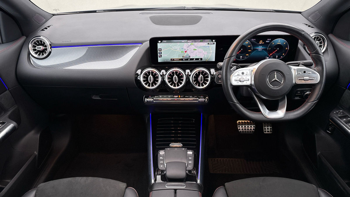 Mercedes-Benz GLA Image 12