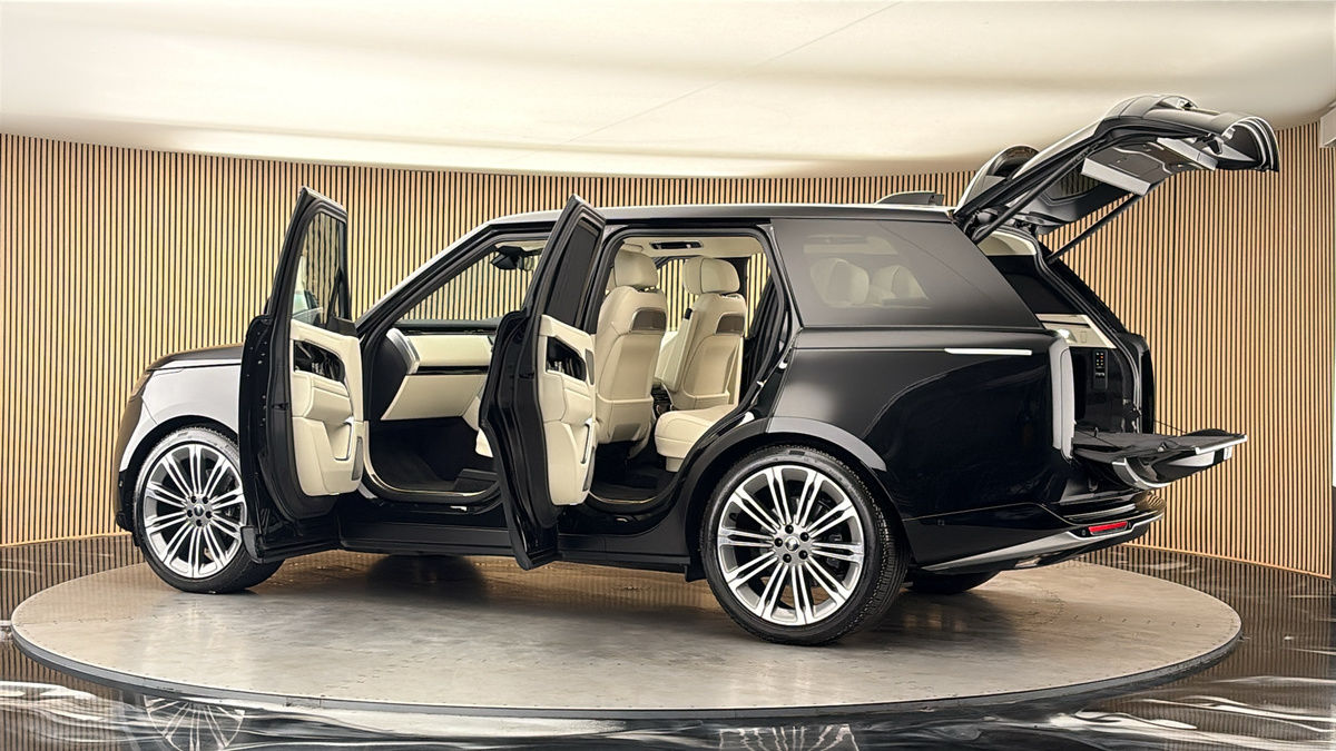 More views of Land Rover Range Rover