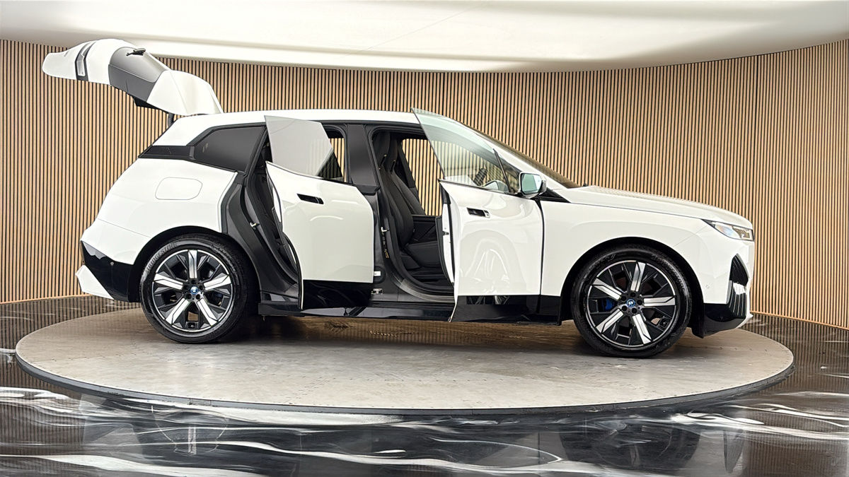 More views of BMW iX
