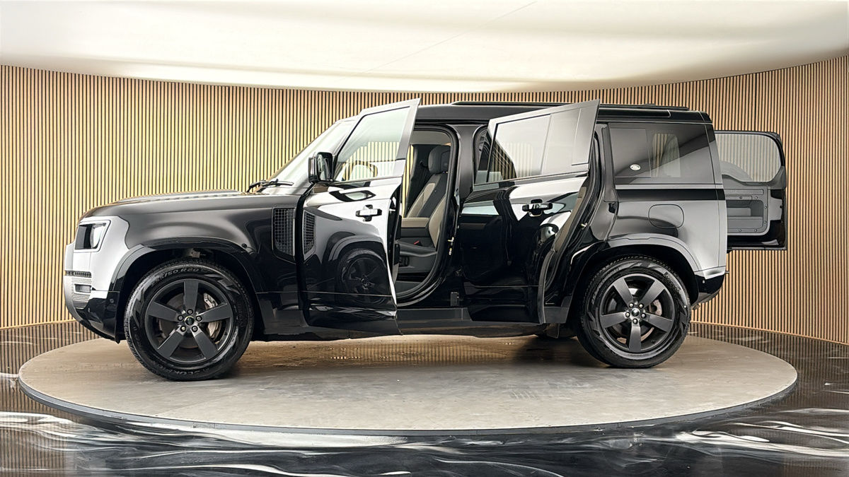 More views of Land Rover Defender 110