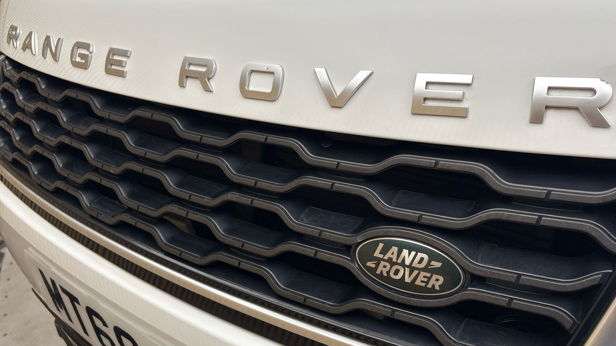 Land Rover Range Rover Sport Image 24