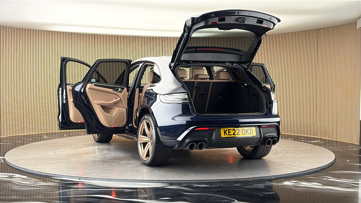 More views of Porsche Macan