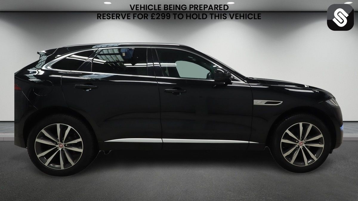 Jaguar F-PACE Image 5