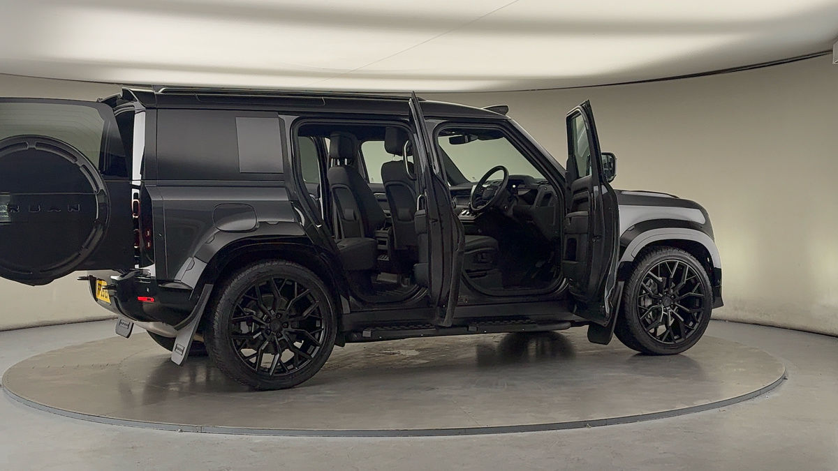 More views of Land Rover Defender 110