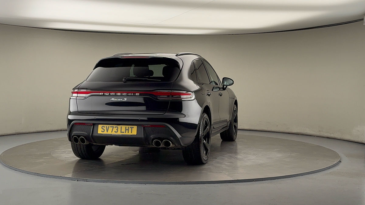 More views of Porsche Macan