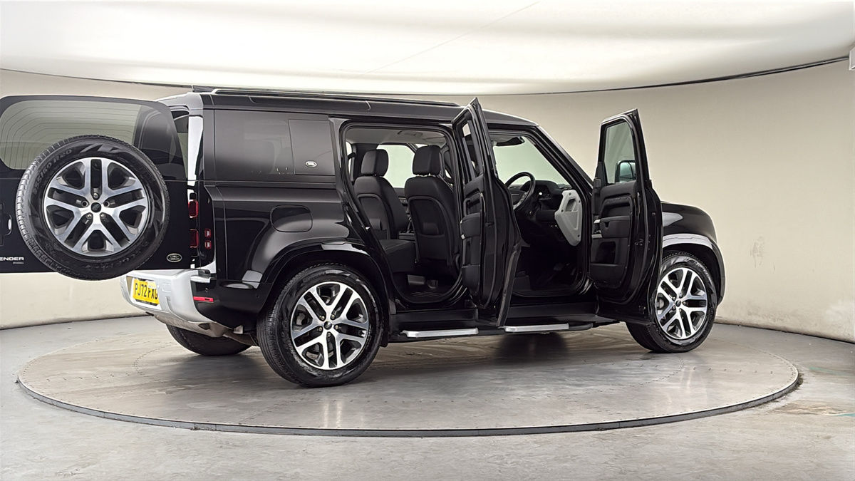 More views of Land Rover Defender 110