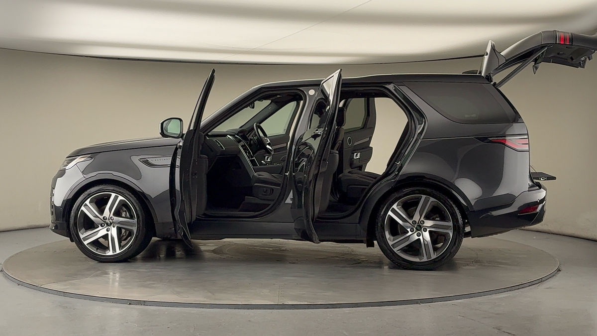 More views of Land Rover Discovery