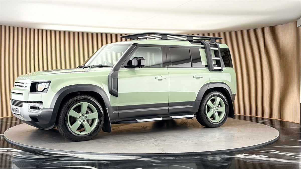 More views of Land Rover Defender 110