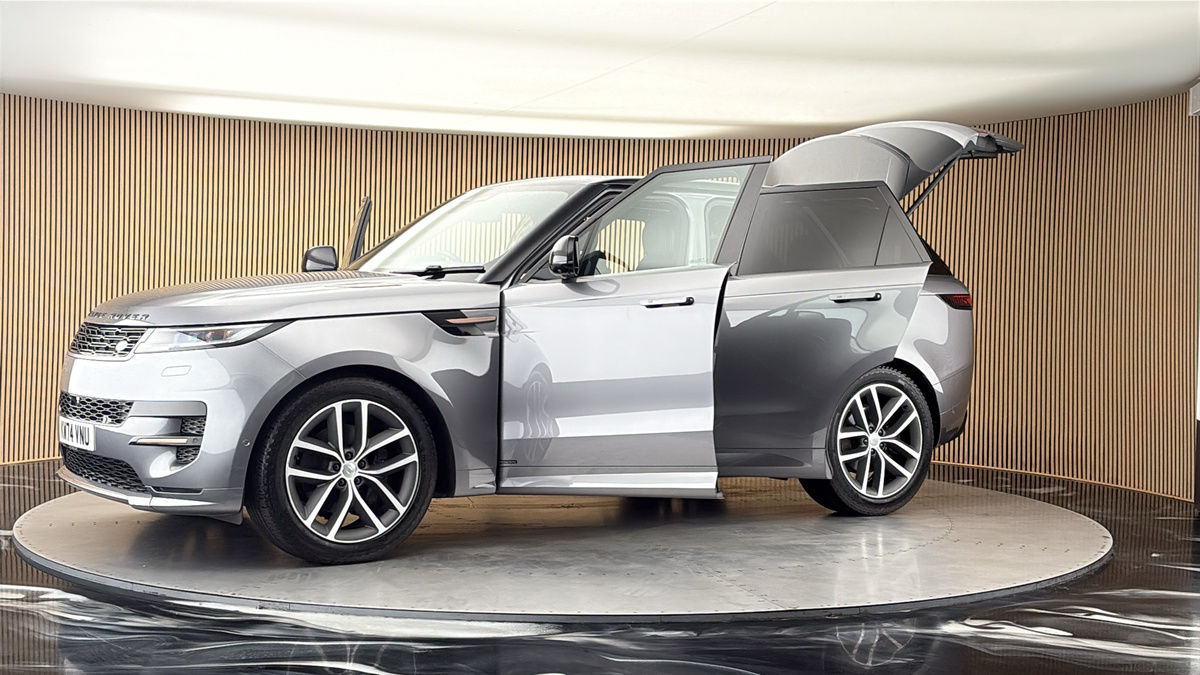 More views of Land Rover Range Rover Sport