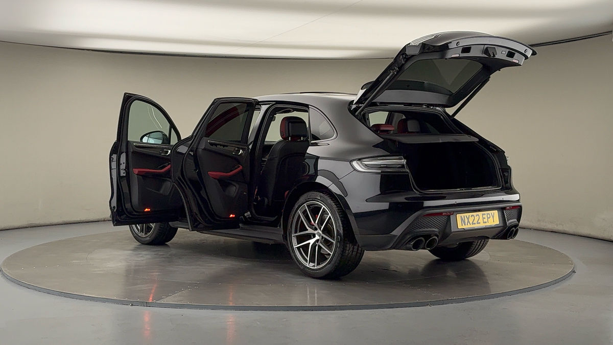 More views of Porsche Macan