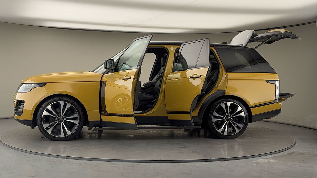 More views of Land Rover Range Rover