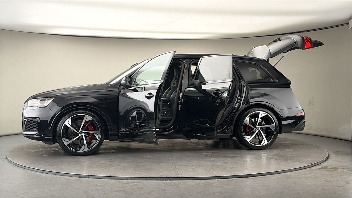 More views of Audi SQ7