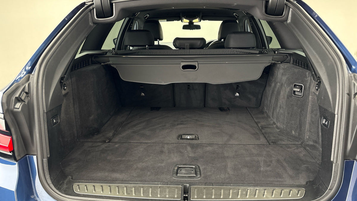 BMW 5 Series Image 11