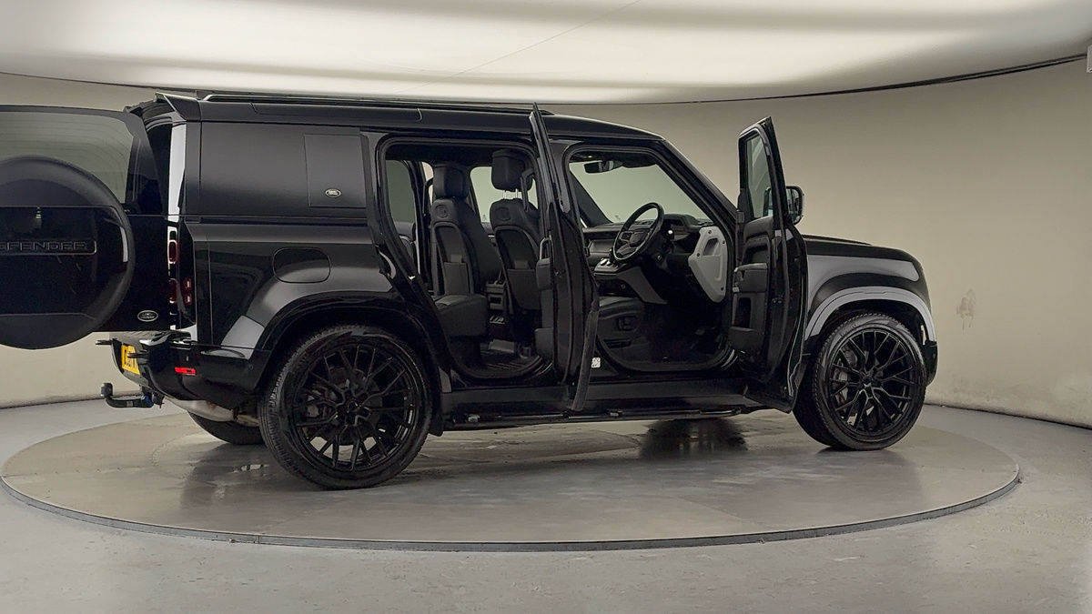 More views of Land Rover Defender 110