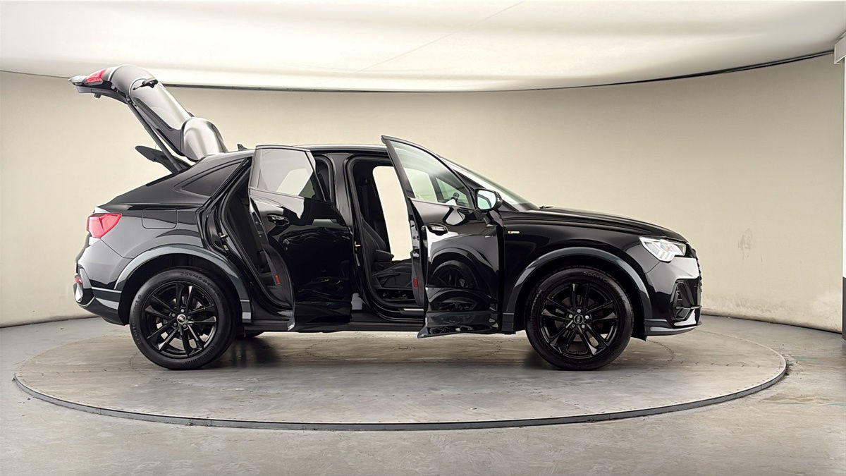 More views of Audi Q3