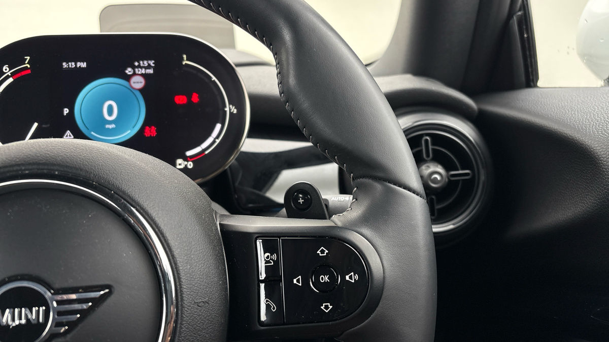 MINI Convertible Image 14