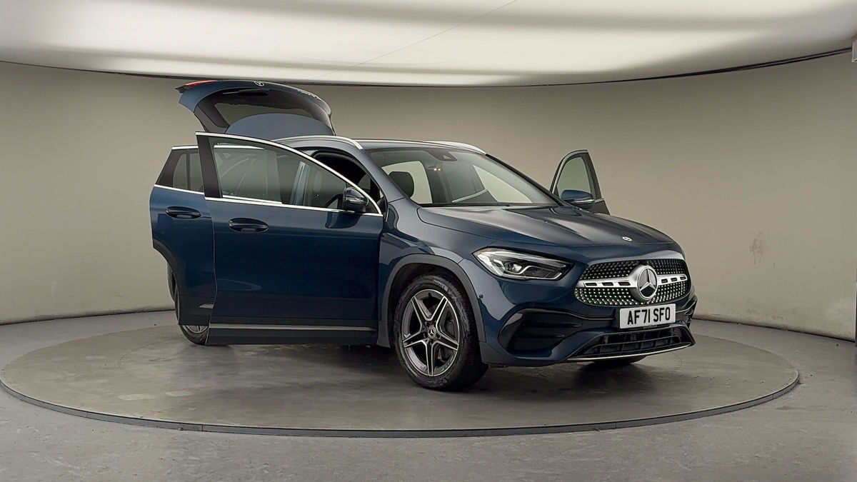 More views of Mercedes-Benz GLA