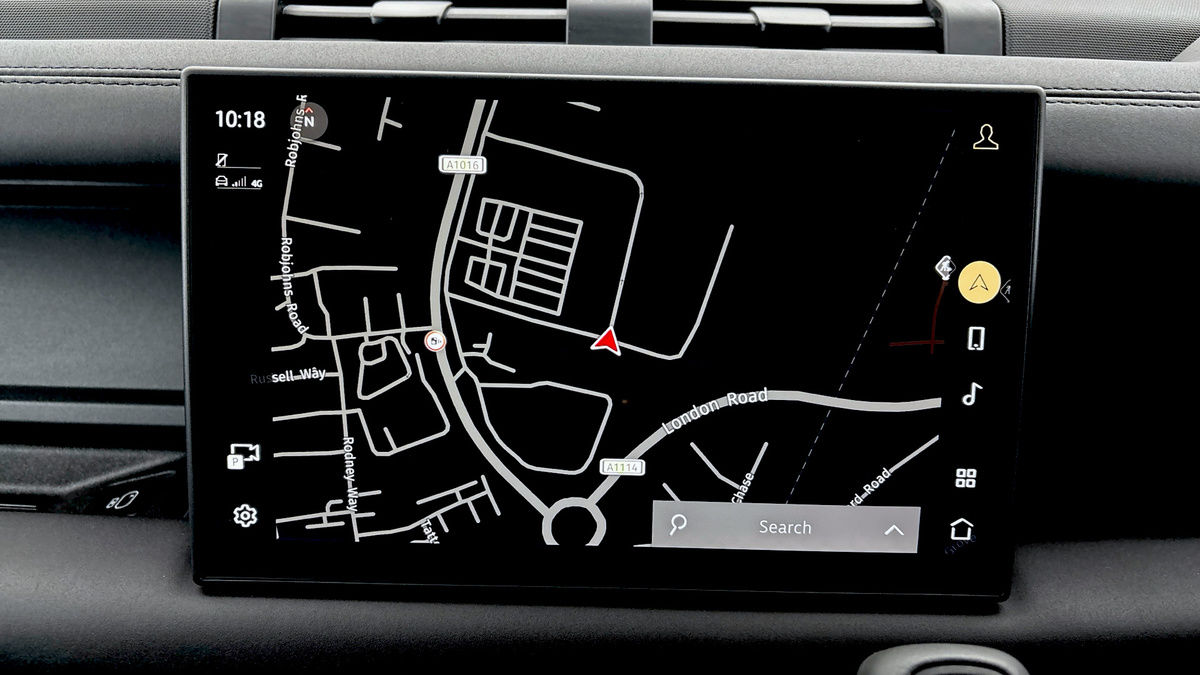 Land Rover Defender 110 Urban Image 17