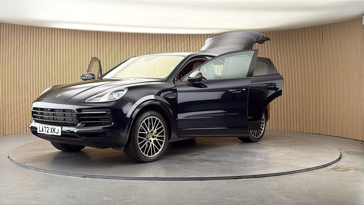 More views of Porsche Cayenne