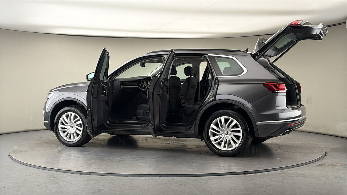 More views of Volkswagen Touareg