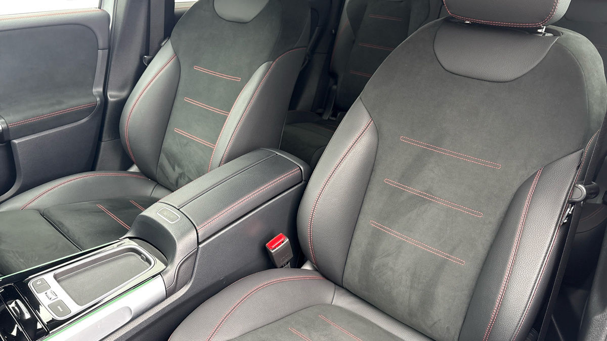 Mercedes-Benz GLB Image 7