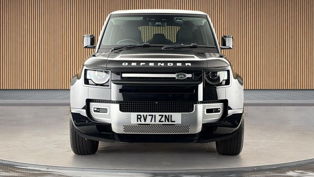 Land Rover Defender 110 Image 3