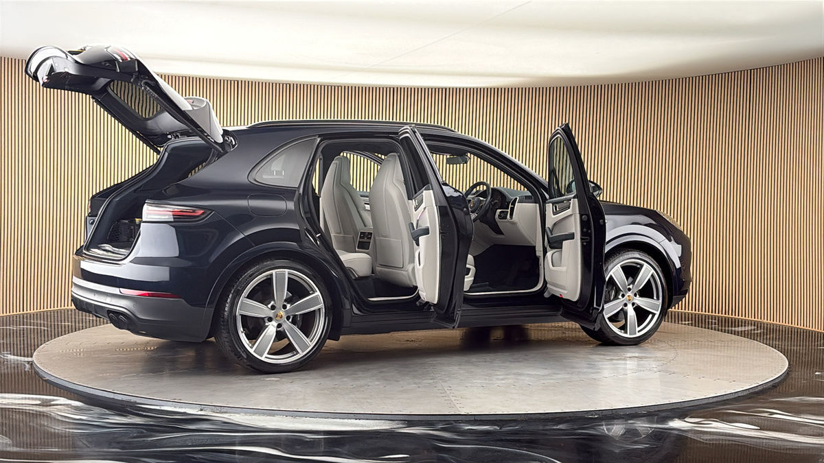 More views of Porsche Cayenne
