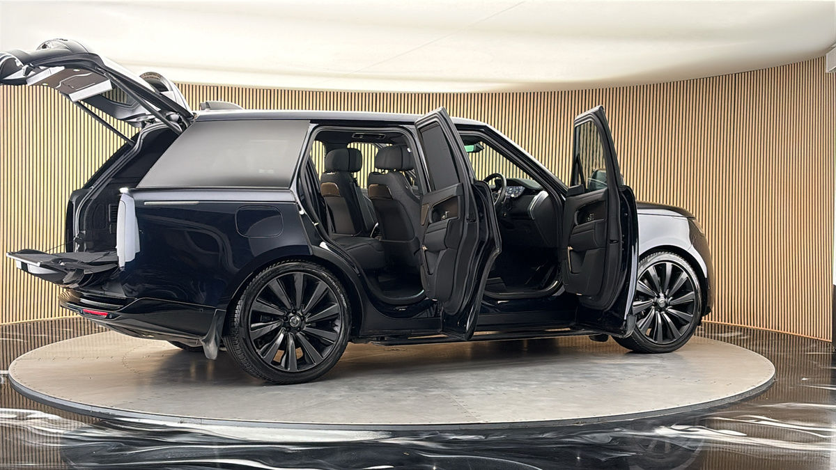 More views of Land Rover Range Rover