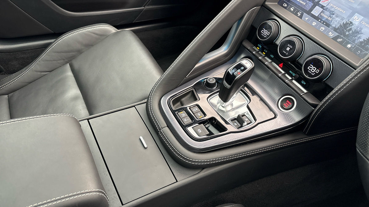 Jaguar F-Type Image 18