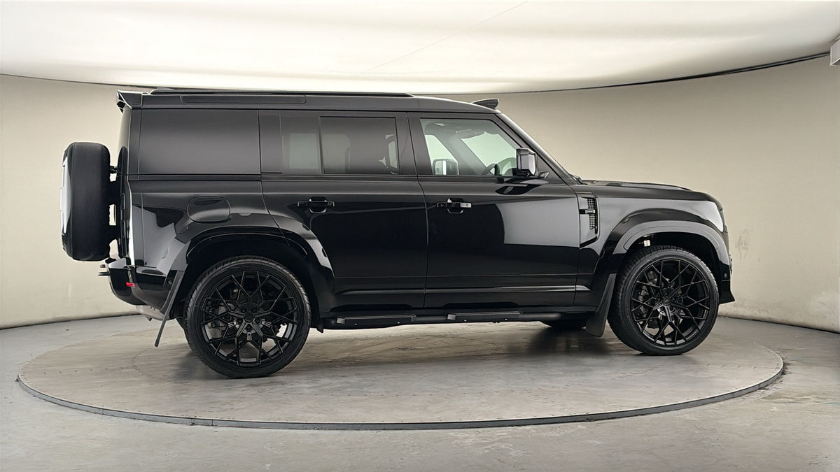 More views of Land Rover Defender 110