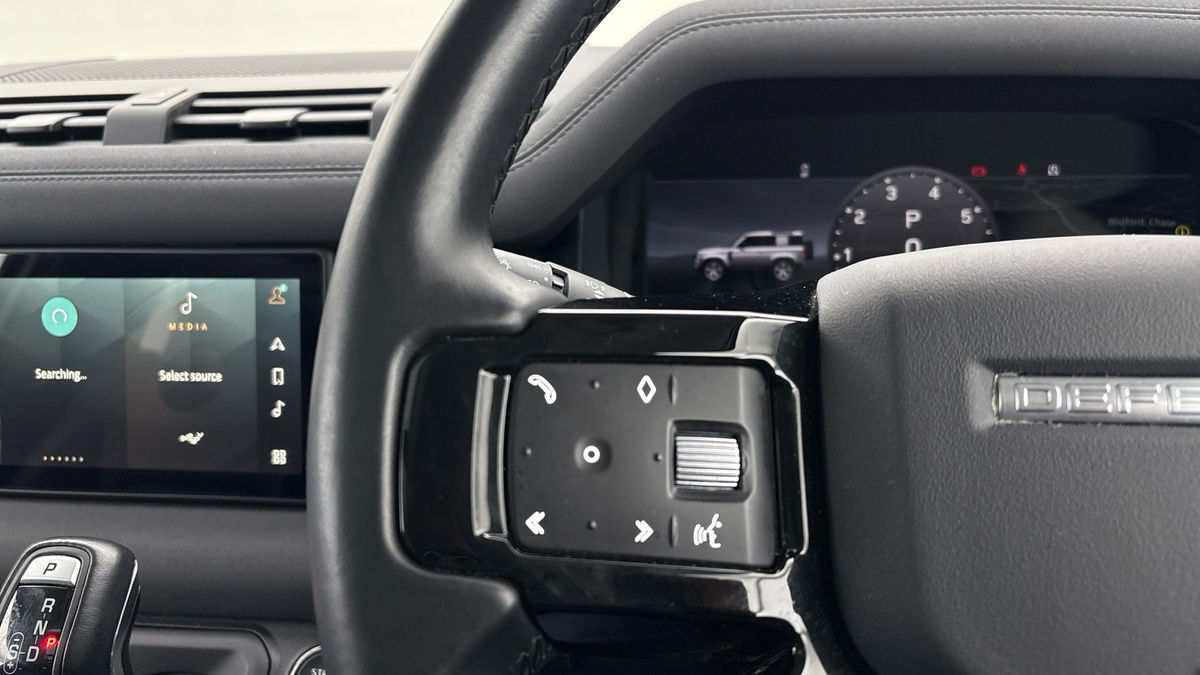 Land Rover Defender 90 Image 13