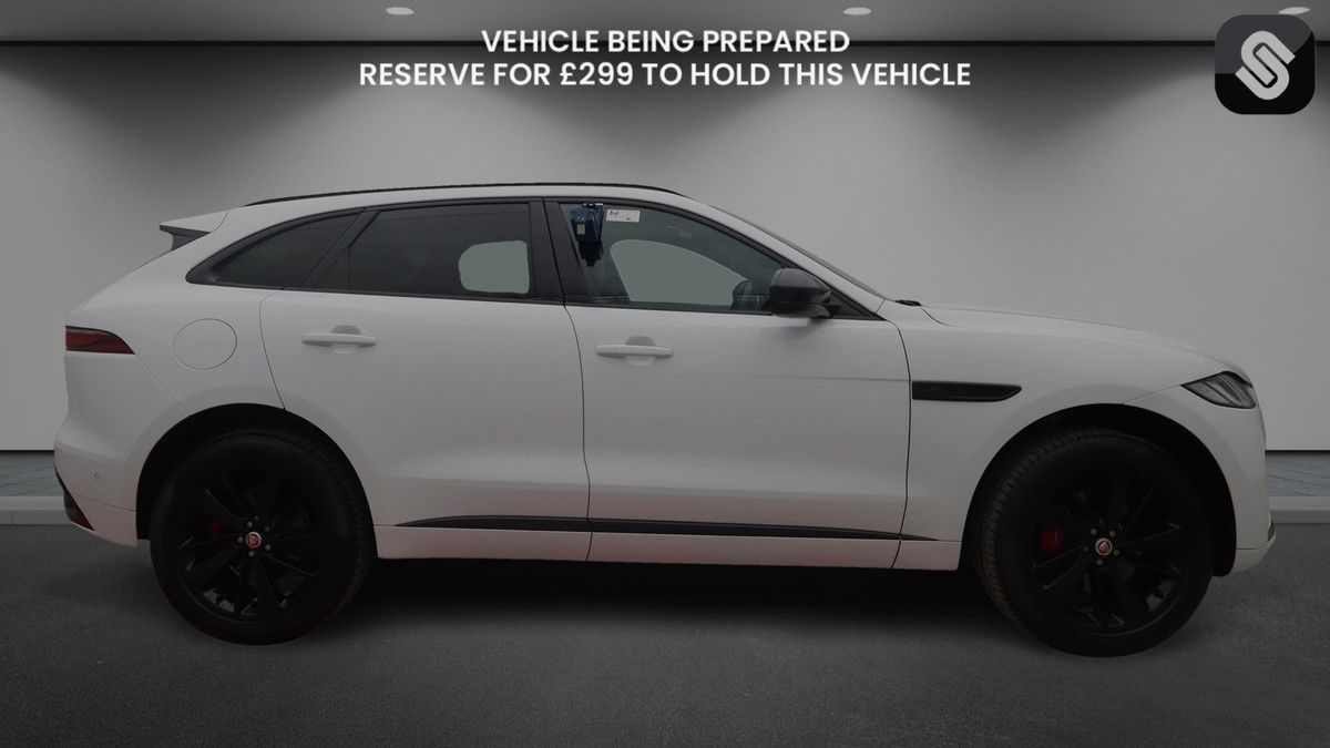 Jaguar F-PACE Image 5