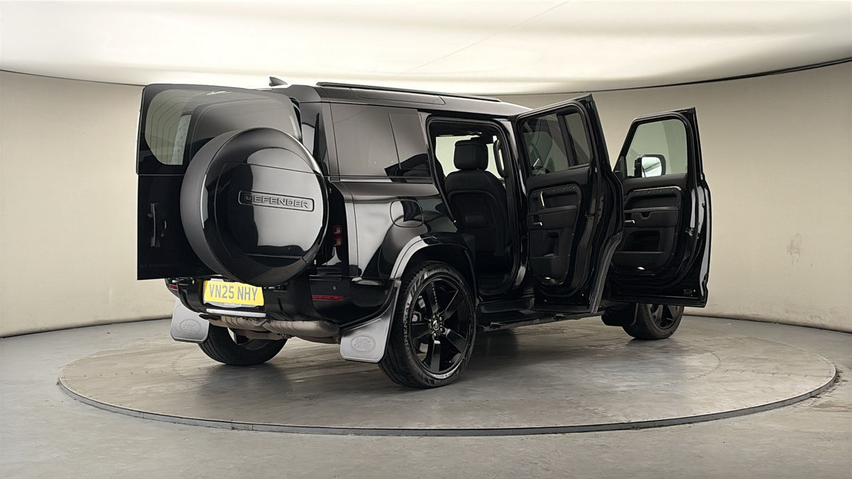 More views of Land Rover Defender 110